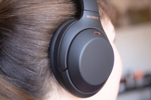 Sony WH 1000XM4 2 Scaled E1760110684664 300x200